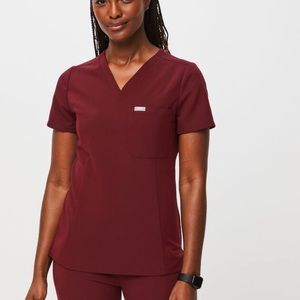 EUC Figs Set Catarina (L)/Yola pants (MT) Maroon.